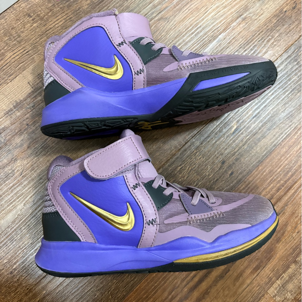 Girls Nike Kyrie Infinity Amethyst Wave (size 2)